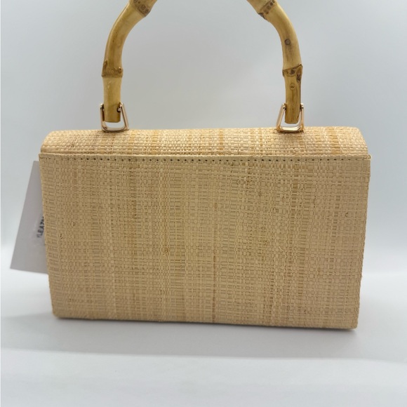 D’ margeaux New York Beige and Gold Chain Bag. Colorful beaded front design. - Picture 2 of 11